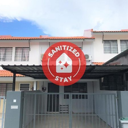 Oyo 90493 Jl Homestay Segamat Exteriör bild