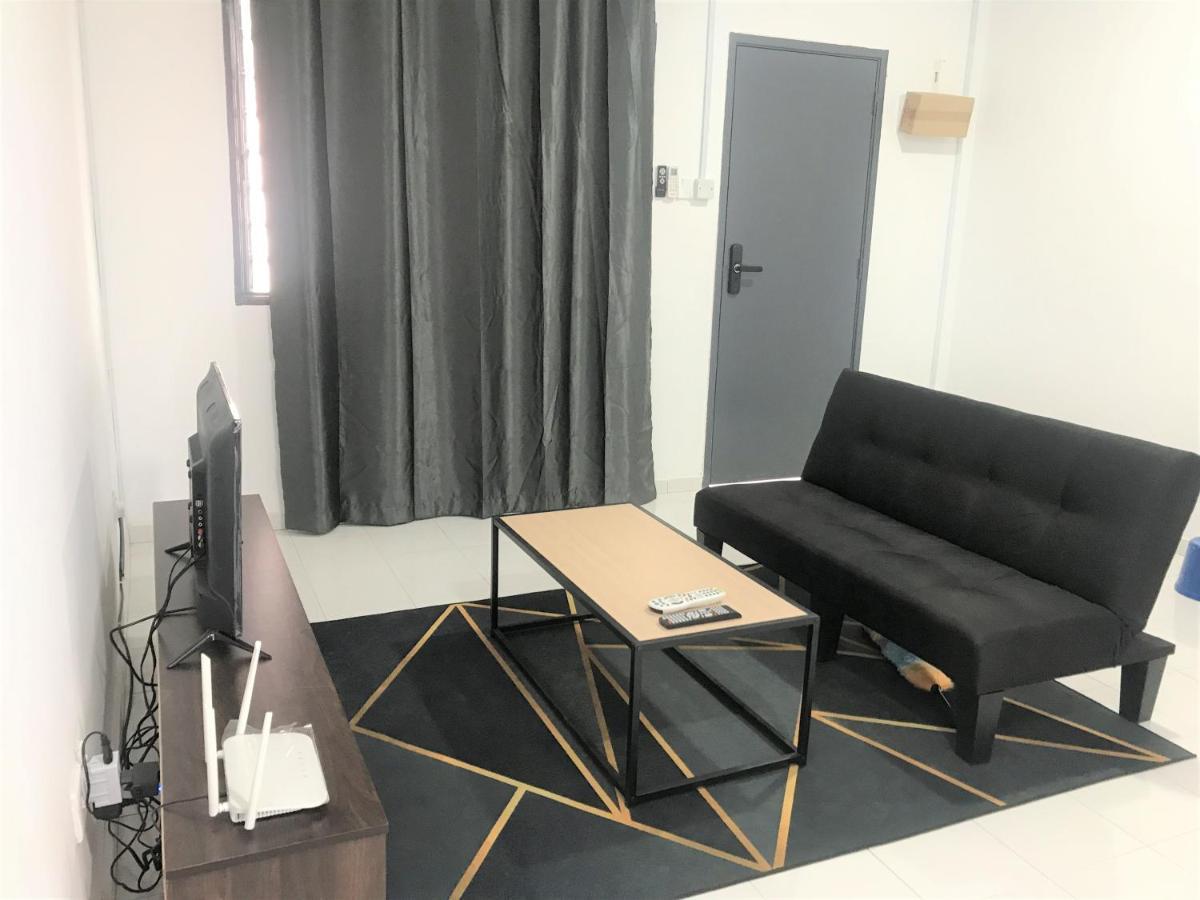 Oyo 90493 Jl Homestay Segamat Exteriör bild