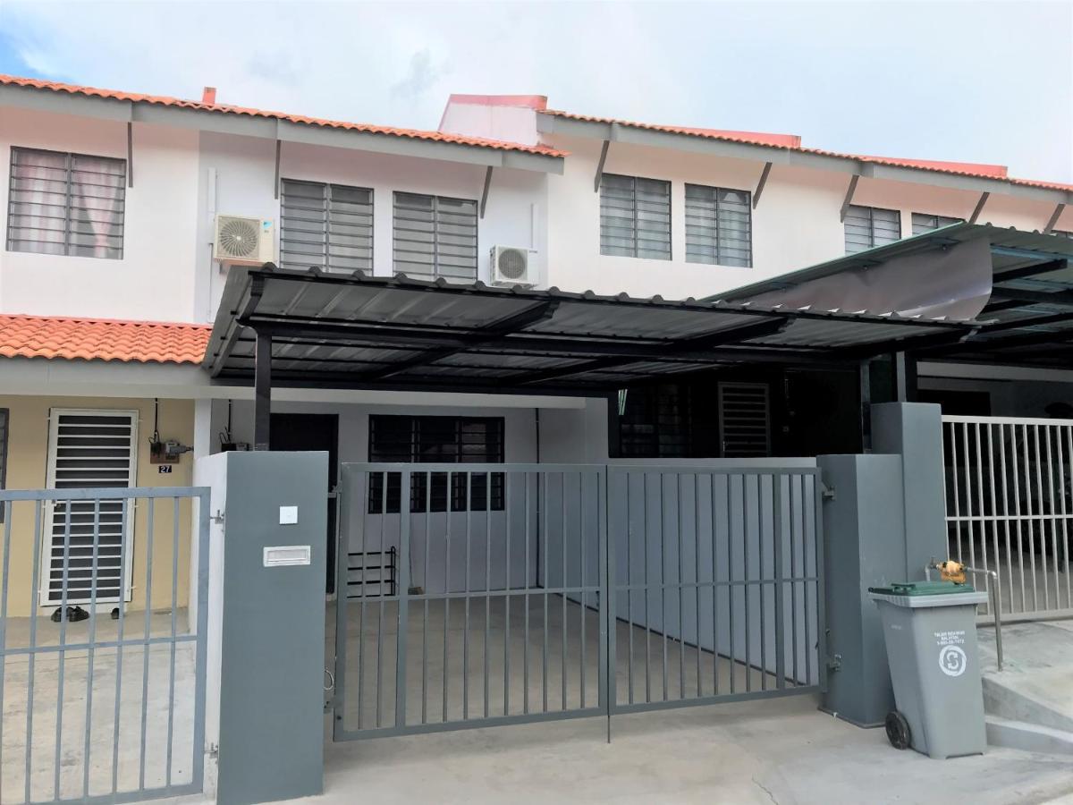 Oyo 90493 Jl Homestay Segamat Exteriör bild
