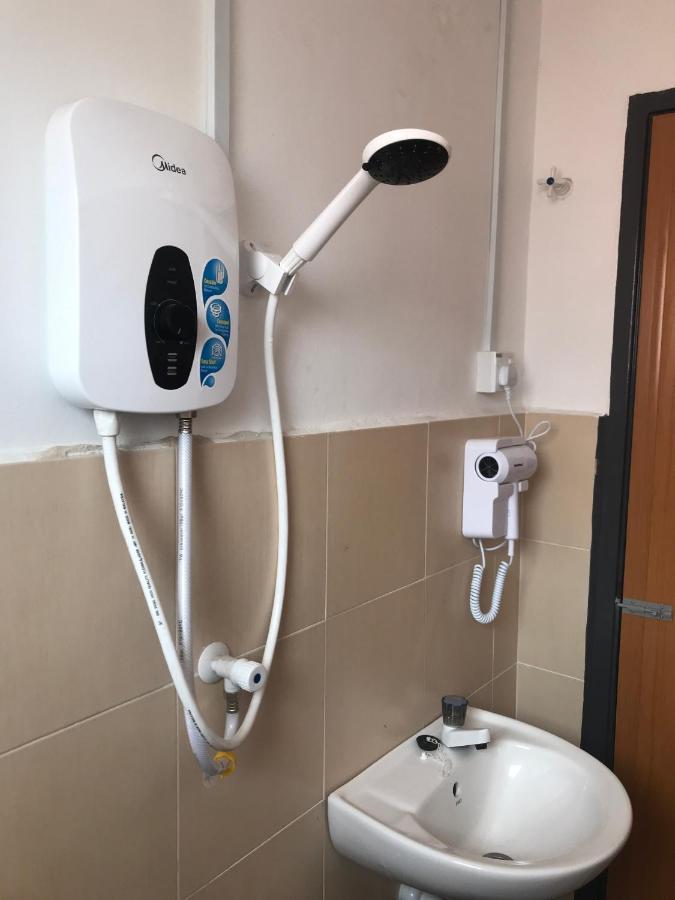 Oyo 90493 Jl Homestay Segamat Exteriör bild