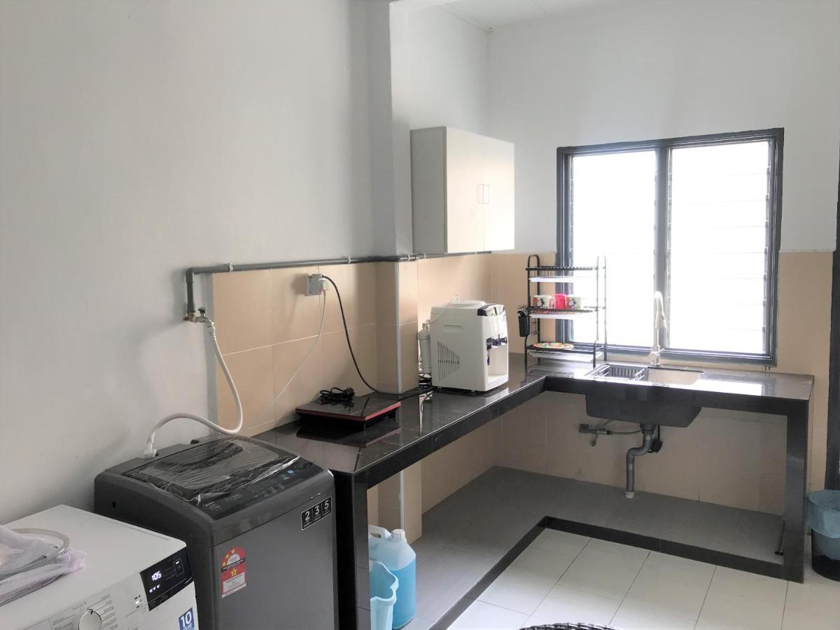 Oyo 90493 Jl Homestay Segamat Exteriör bild
