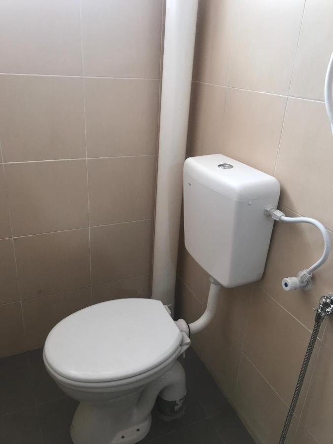 Oyo 90493 Jl Homestay Segamat Exteriör bild